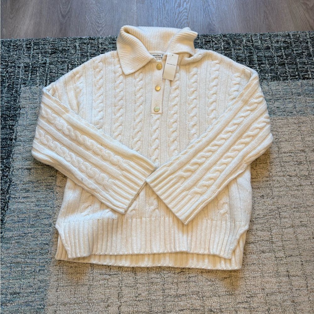 Abercrombie and Fitch sweater white